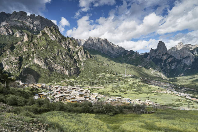 Вид з повітря на гірський хребет і хагану — стокове фото