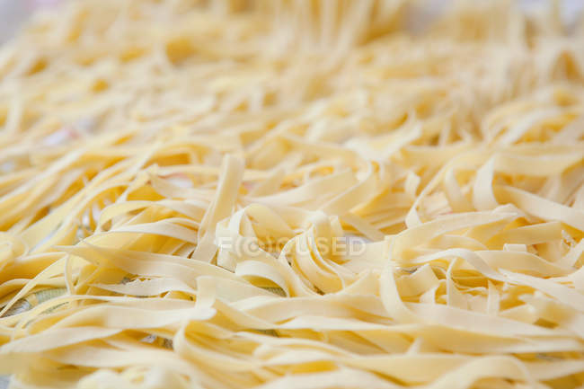 Gros plan des nouilles aux pâtes — Photo de stock