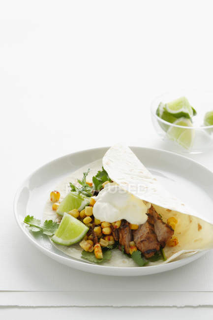 Plate of meat taco — Stock Photo