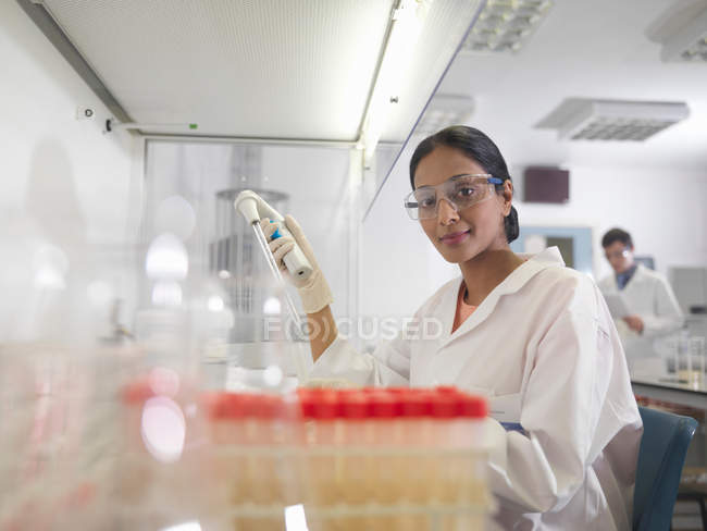 Laboratory technicians at work — Stock Photo