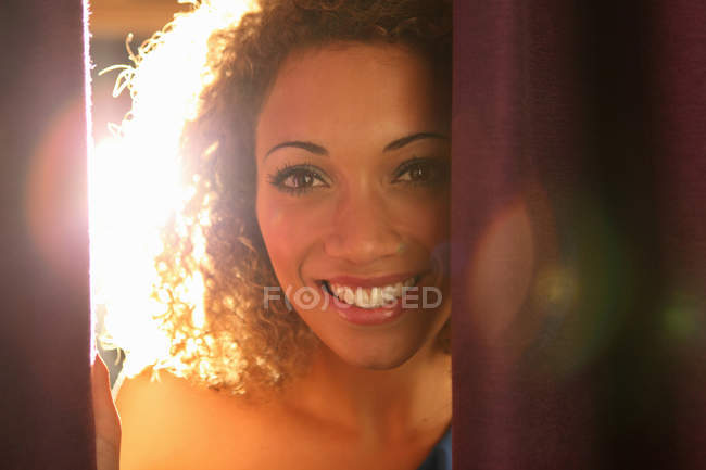 Close up de mulheres sorridente rosto — Fotografia de Stock