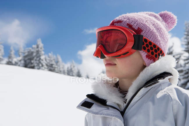 Portrait of girl with hat and goggles — Stock Photo