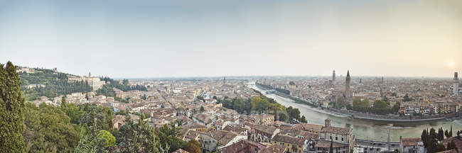 Vista elevata di Verona, Italia — Foto stock