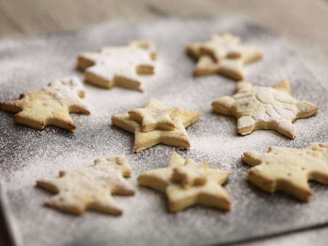 Freshly baked christmas biscuits — Stock Photo