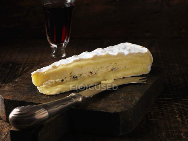 Fetta di brie cheese — Foto stock