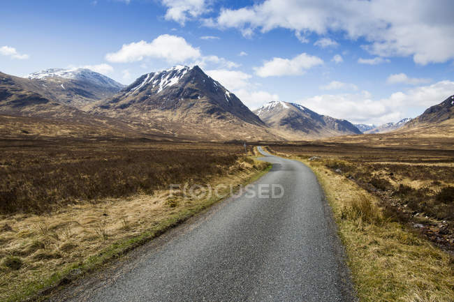 Montañas Cuillin, Isla de Skye, Hébridas, Escocia - foto de stock