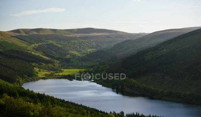 Talybont Reservoir et Glyn Collwn Valley, Brecon Beacons National Park, Pays de Galles, Royaume-Uni — Photo de stock