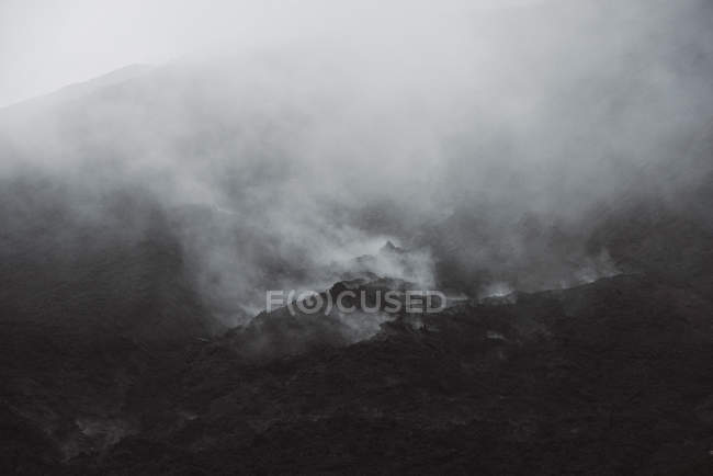 Rauchige Vulkanlandschaft am Pacaya-Vulkan, Antigua, Guatemala — Stockfoto