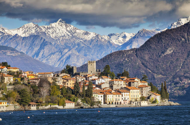 Вид на гори і озеро Комо, Італія — стокове фото