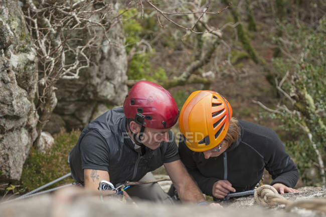 Two rock climbers, high angle — Stock Photo