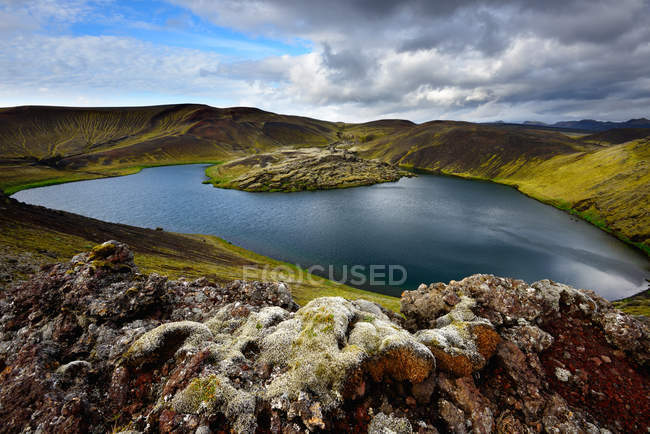 Мальовничий вид на озеро Veidivotn, нагір'я Ісландії — стокове фото