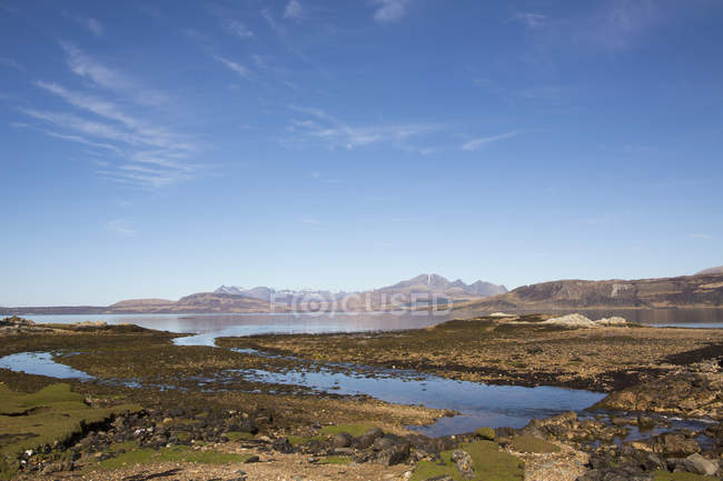 Живописный вид на горы Куиллин, остров Скай, Ферайдес, Шотландия — стоковое фото