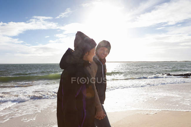 Couple enjoying seaside, Connemara, Ireland — Stock Photo