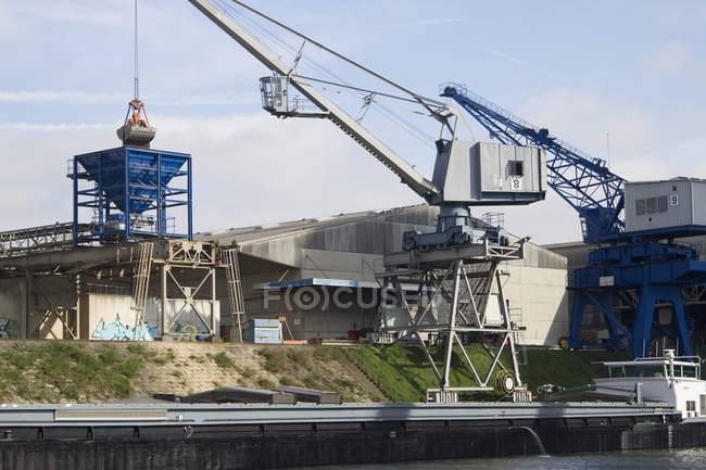 Industrie am Hafen, basel, Schweiz — Stockfoto