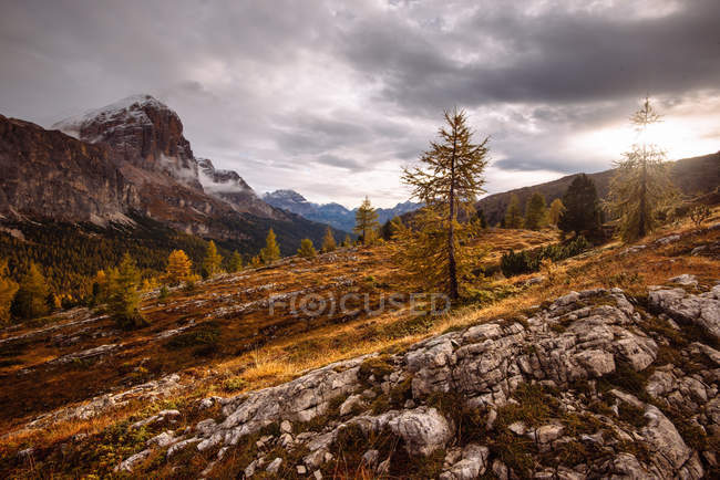 Monte Lagazuoi, Alpes Dolomitas, Tirol del Sur, Italia - foto de stock