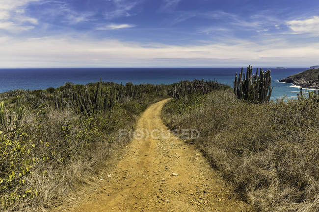Feldweg an der Küste bei Boca da Barra, Buzios, Rio de Janeiro, Brasilien — Stockfoto