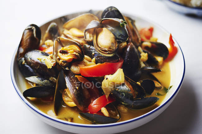 Bowl of seafood paella, close up shot — Stock Photo
