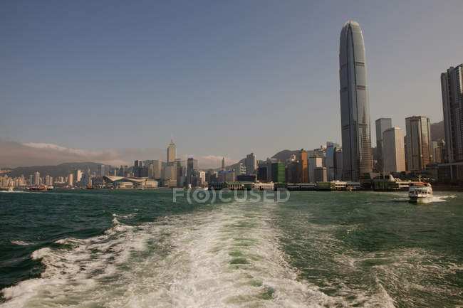 Wolkenkratzer, Hafen von Hongkong, Hongkong, China — Stockfoto