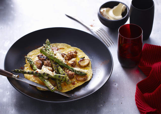 Chargrilled asparagus omelette served on plate — Stock Photo
