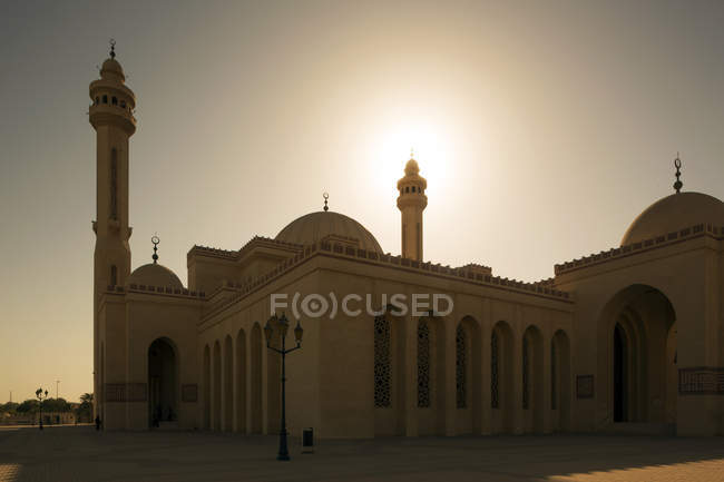 Al Fateh Grande Mesquita ao pôr do sol, Manama, Bahrein — Fotografia de Stock