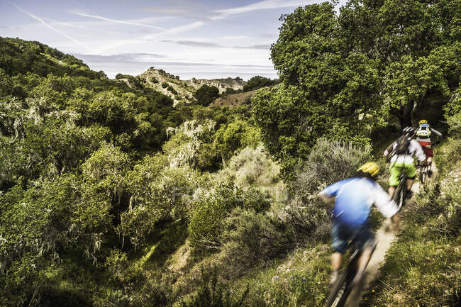 Cyclists on Monterey County Park, Toro County Park, Pipeline Trail — Stock Photo