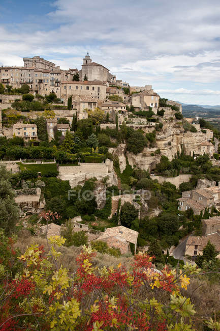 Aerial view of city built on hillside — Stock Photo