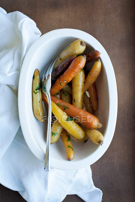 Bowl of roasted vegetables — Stock Photo
