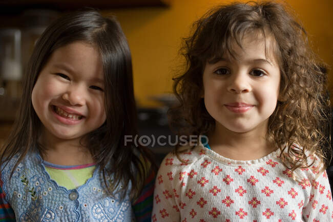 Portrait of two young girls — Stock Photo