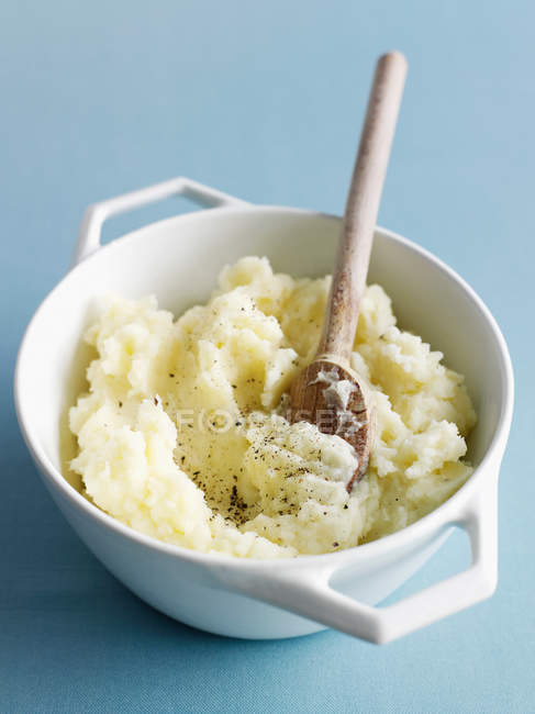Bowl of mashed potatoes — Stock Photo