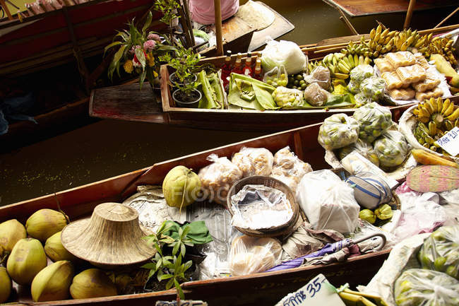 Свіжі фрукти стійло ринку, Rachaburi, Таїланд — стокове фото