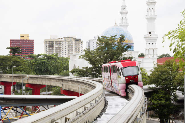 Vista do trem no monotrilho, Kuala Lumpur, Malásia — Fotografia de Stock