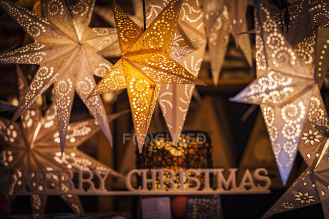 Enfeites de Natal em forma de estrela — Fotografia de Stock