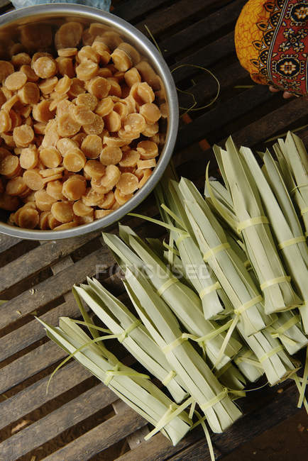 Sweet snack of sugar and palm fronds — Stock Photo