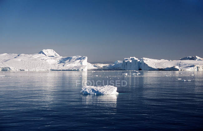 Vista panorámica de la bahía de Disko Groenlandia - foto de stock