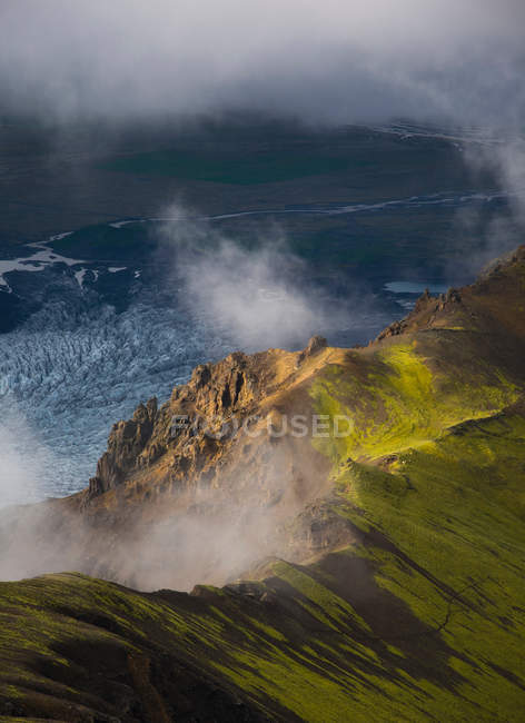 Dampf steigt aus Gletscher auf — Stockfoto