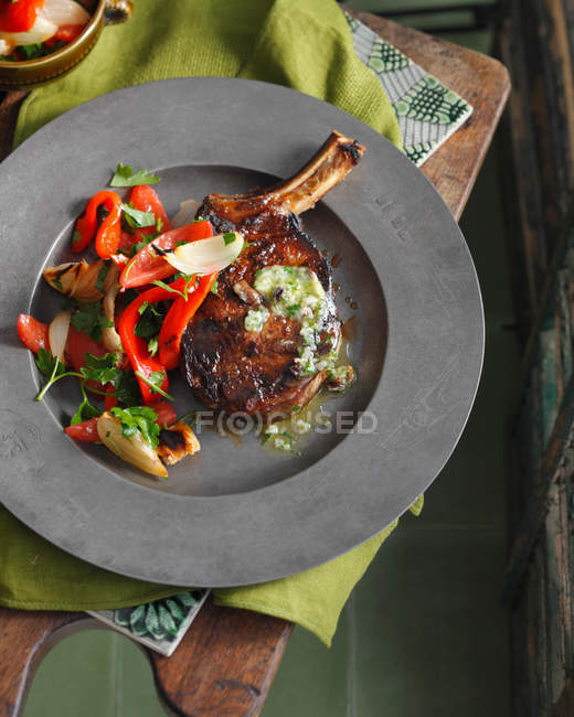 Smokey beef with manchego cheese butter — Stock Photo