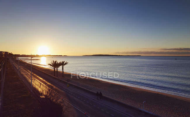 Riviera francesa ao pôr-do-sol — Fotografia de Stock