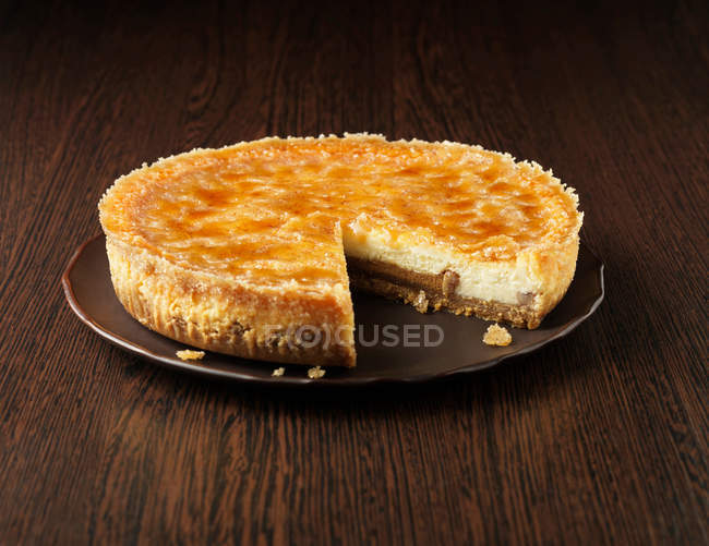 Toffee and pecan cheesecake — Stock Photo