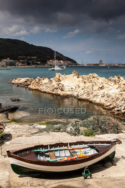 Bateaux de pêche près de Marciana Marina — Photo de stock