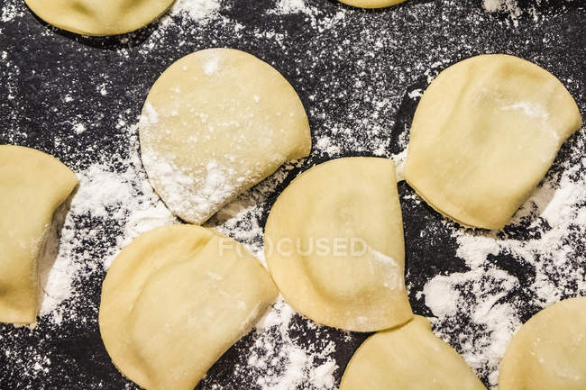 Close up shot of freshly prepared tortellini — Stock Photo