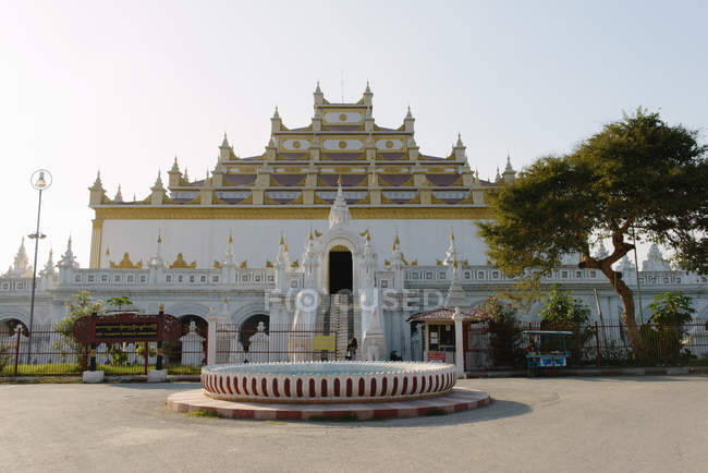 Osservando vista del Monastero di Atumashi, tempio, Birmania — Foto stock