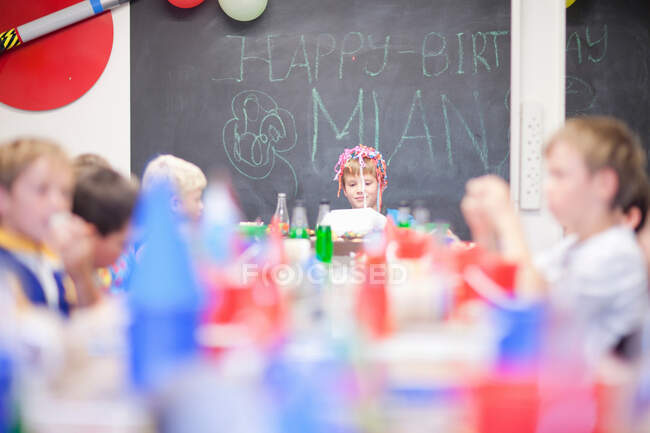 Boys at children's birthday party — Stock Photo