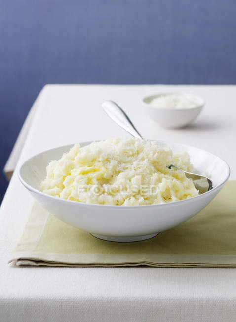Mashed potatoes with cheese — Stock Photo