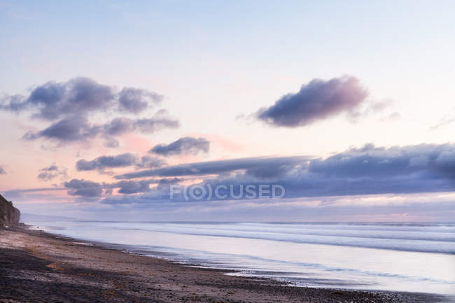 Praia e mar, Encinitas, Califórnia, EUA — Fotografia de Stock