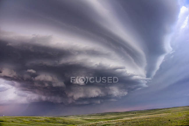 Anticyclonic supercell thunderstorm over the plains, Deer Trail, Colorado, USA — Stock Photo