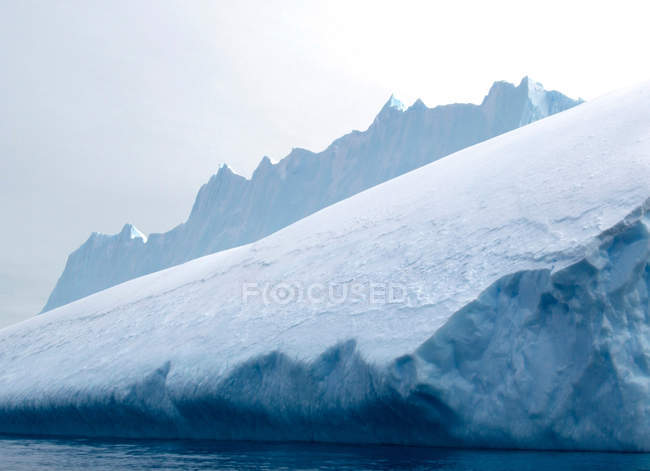 Iceberg in southern ocean — Stock Photo