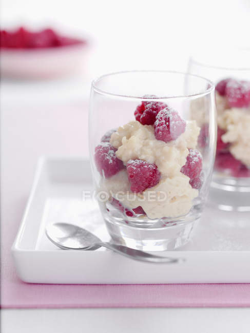 Glasses of raspberry parfait — Stock Photo
