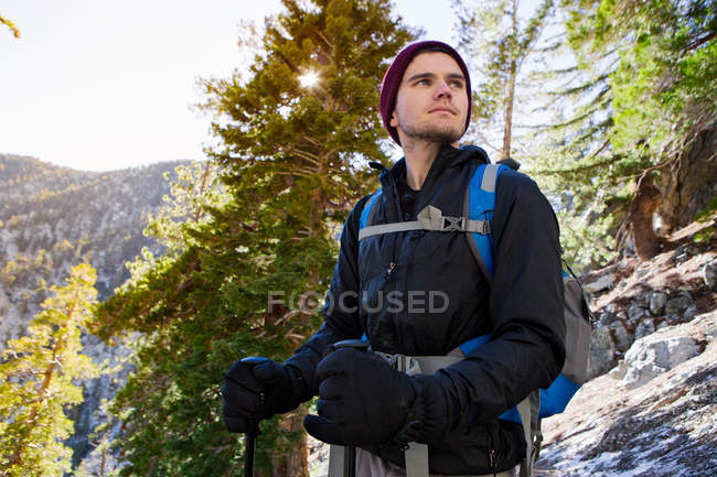 Hiker walking Cucamonga Peak, Mount Baldy, California, USA — Stock Photo