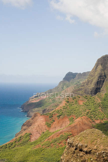 Vista panorámica del parque estatal de la costa de Na pali en kauai, hawaii - foto de stock
