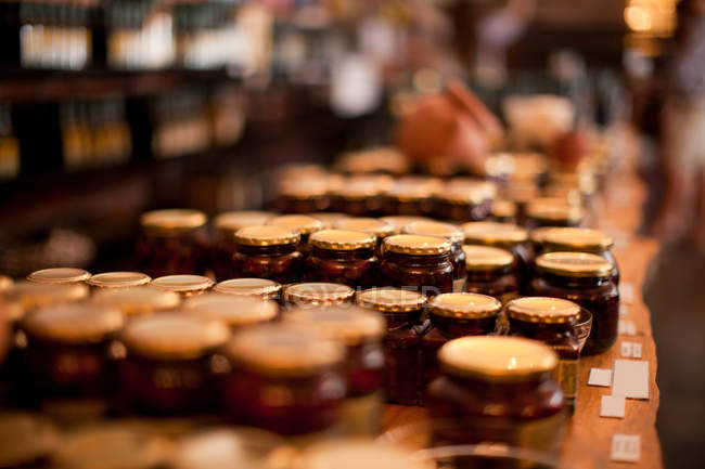 Marmeladengläser und Sauce — Stockfoto